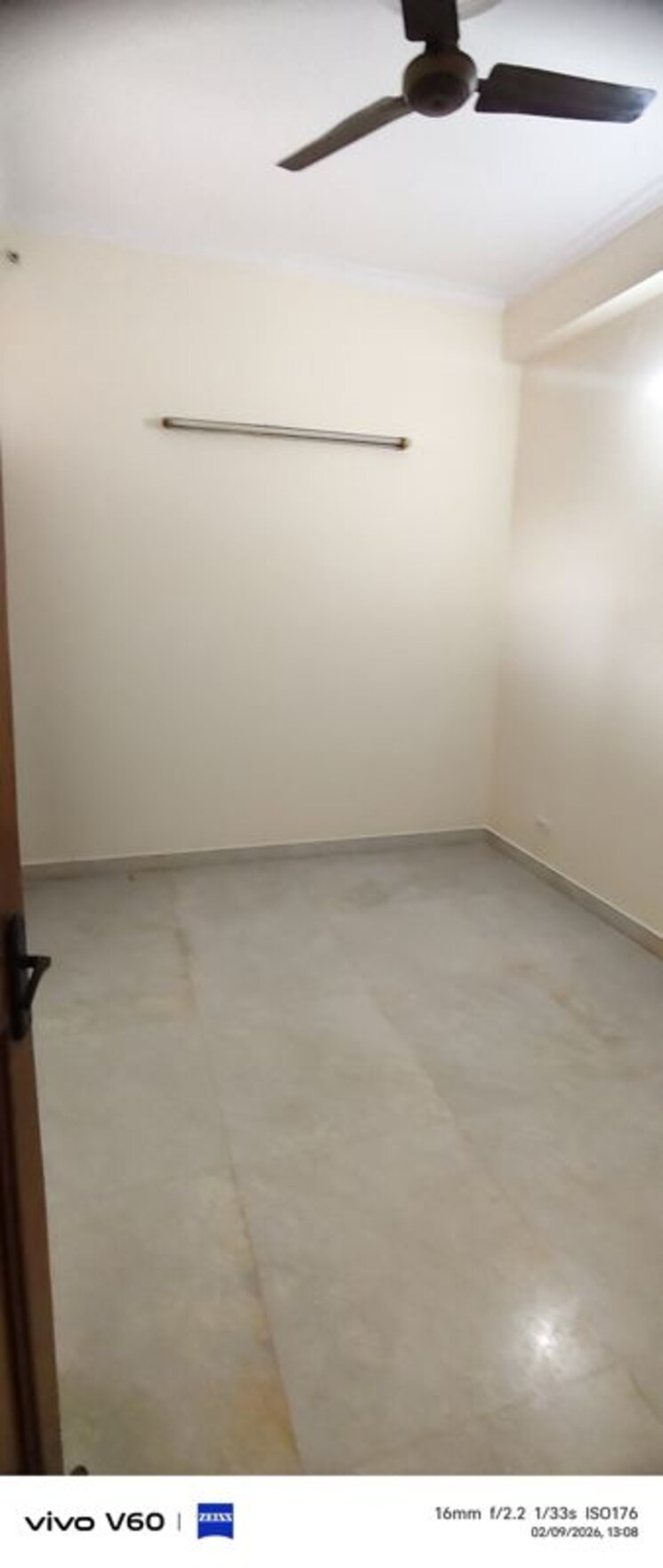 Room, rwa-apartments-sector-41 2.5 Bedroom 180 Sq.Mt. Independent House In Sector 41 Noida 9925022