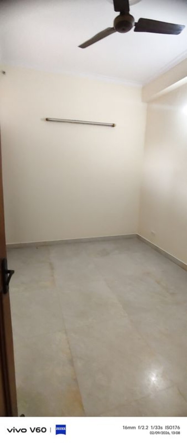 Room, rwa-apartments-sector-41 2.5 Bedroom 180 Sq.Mt. Independent House In Sector 41 Noida 9925022