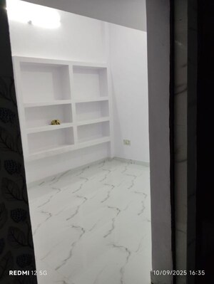 Master Bedroom in 2 BHK Builder Floor at Indira Nagar – for Rent