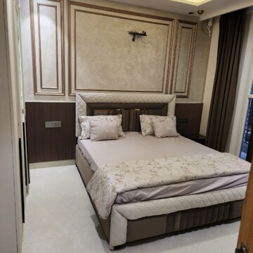 Bedroom in 3 BHK Builder Floor at Tdi City – for Sale