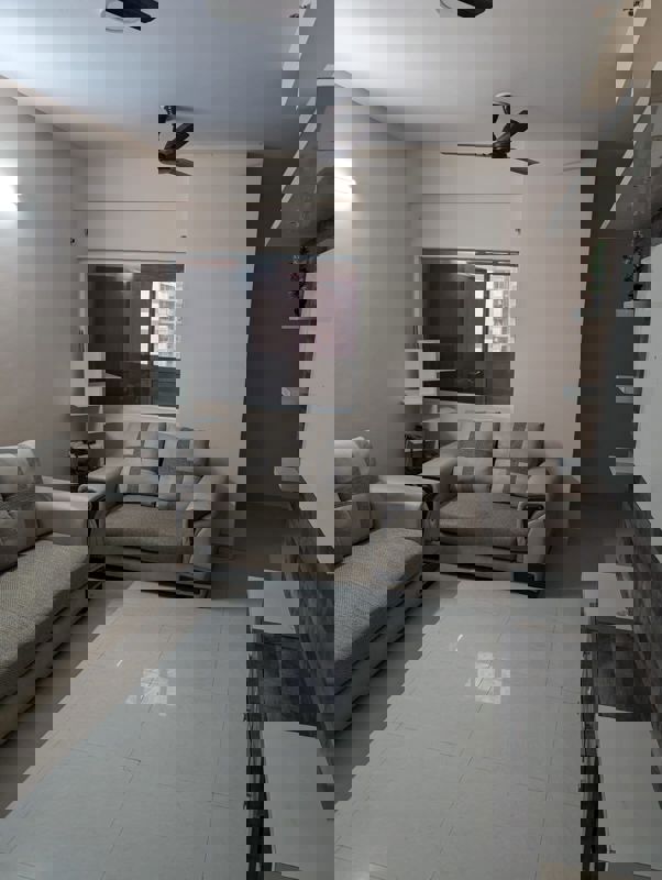 3 BHK + Extra Room Apartment For Rent in Mahagun Mirabella