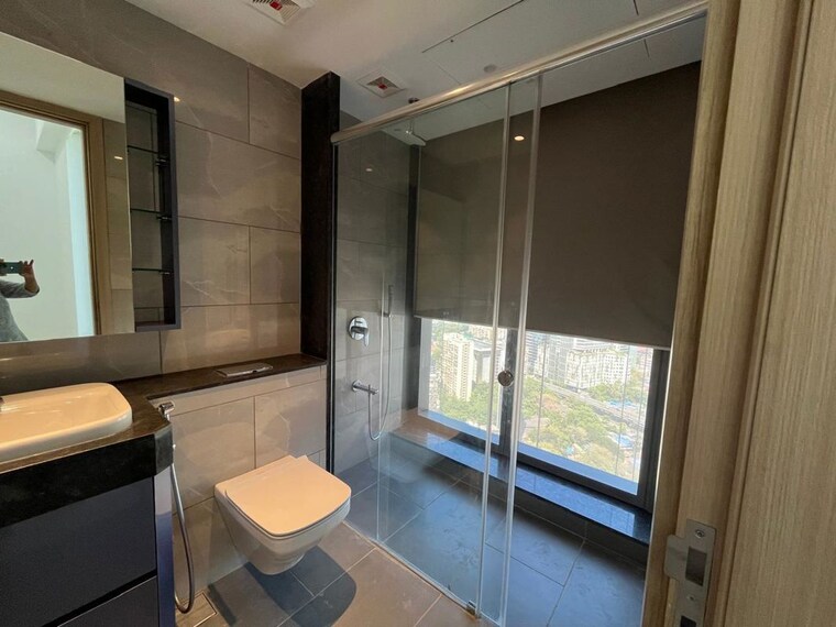 Washroom, rustomjee-crown 4 Bedroom 2500 Sq.Ft. Apartment In Prabhadevi Mumbai 9925030
