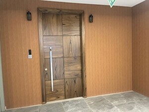 4 BHK Apartment – Entrance View at Rustomjee Crown, Prabhadevi - for Rent