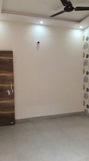 Room in 2 BHK Builder Floor at Shalimar Garden Extension ii – for Sale