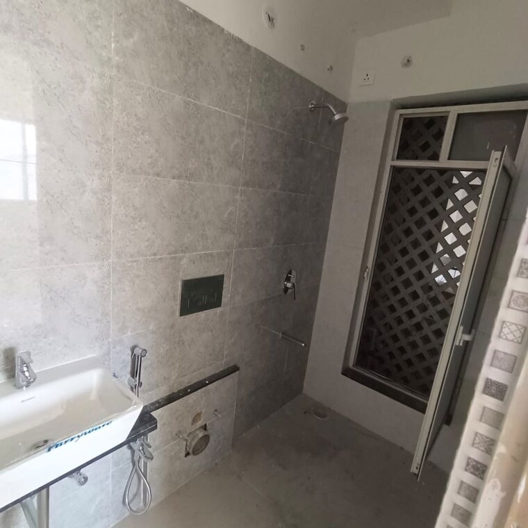 Bathroom, omkar-signet 1 Bedroom 600 Sq.Ft. Apartment In Malad East Mumbai 9925065