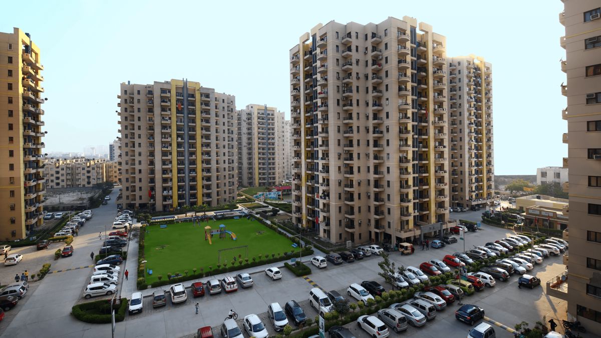 3 BHK + Servant Room 1791 Sq.Ft. Apartment in RPS Savana