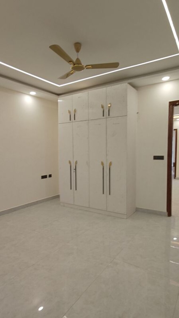 Room, bptp-parkland-pride 3.5 Bedroom 250 Sq.Ft. Builder Floor In Sector 77 Faridabad 9925181