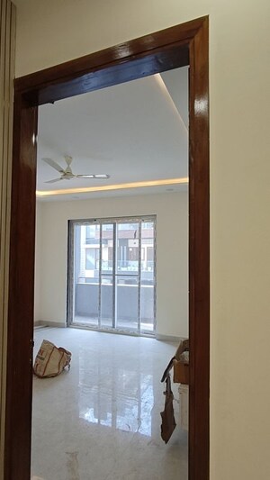 Room in 3.5 BHK Builder Floor at BPTP Parkland Pride, Sector 77 – for Sale