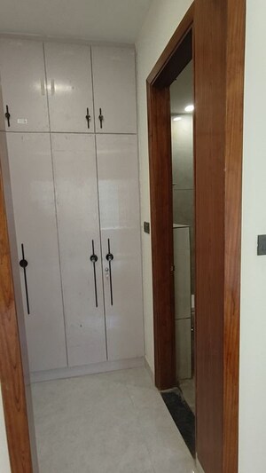 Bathroom in 3.5 BHK Builder Floor at BPTP Parkland Pride, Sector 77 – for Sale