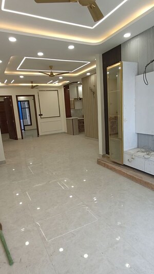 Dining area in 3.5 BHK Builder Floor at BPTP Parkland Pride, Sector 77 – for Sale