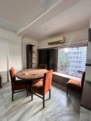 Room in 2 BHK Apartment at Andheri West – for Rent