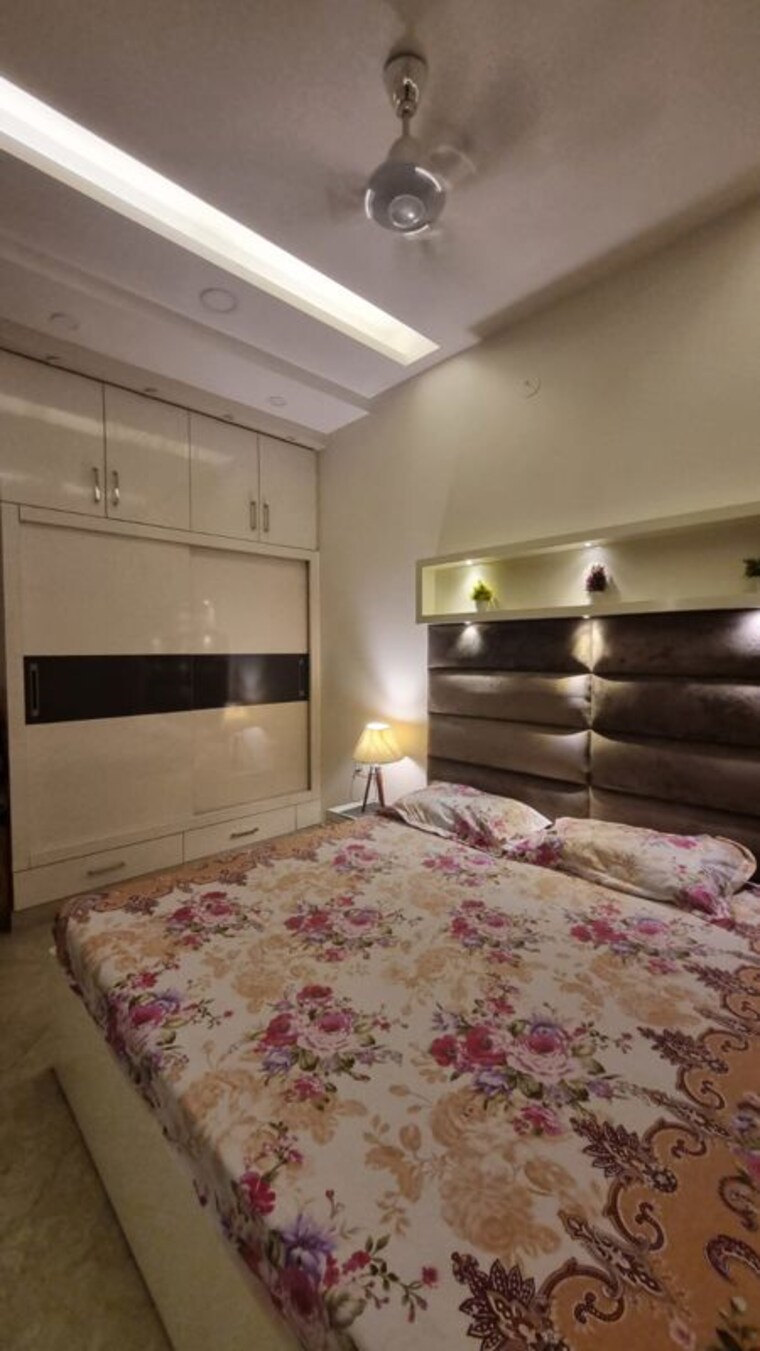 Bedroom, vaishali sector 5 3 Bedroom 1600 Sq.Ft. Builder Floor In Vaishali Sector 5 Ghaziabad 9925203