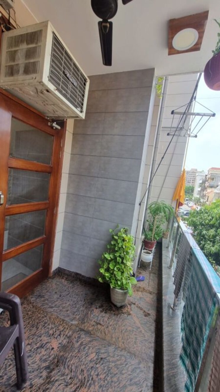 Balcony, vaishali sector 5 3 Bedroom 1600 Sq.Ft. Builder Floor In Vaishali Sector 5 Ghaziabad 9925203