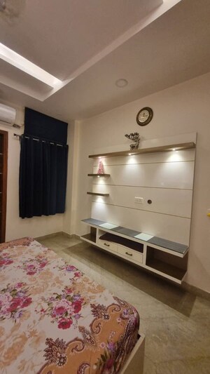 Furnished Amenities in 3 BHK Builder Floor at Vaishali Sector 5 – for Sale