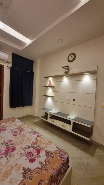 Furnished Amenities in 3 BHK Builder Floor at Vaishali Sector 5 – for Sale