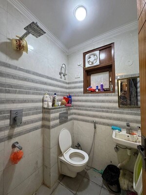 Bathroom in 1 BHK Builder Floor at Saket – for Rent