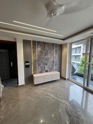 Room in 4 BHK Builder Floor at Janakpuri – for Sale