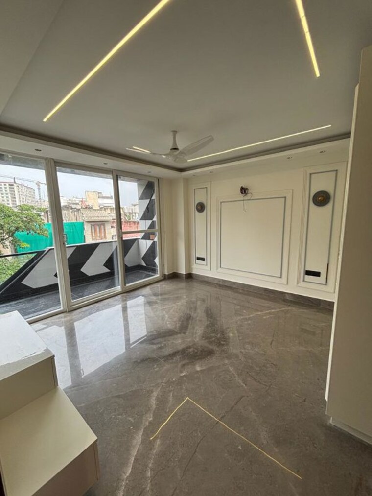 Room, janakpuri 4 Bedroom 3095 Sq.Ft. Builder Floor In Janakpuri Delhi 9925297