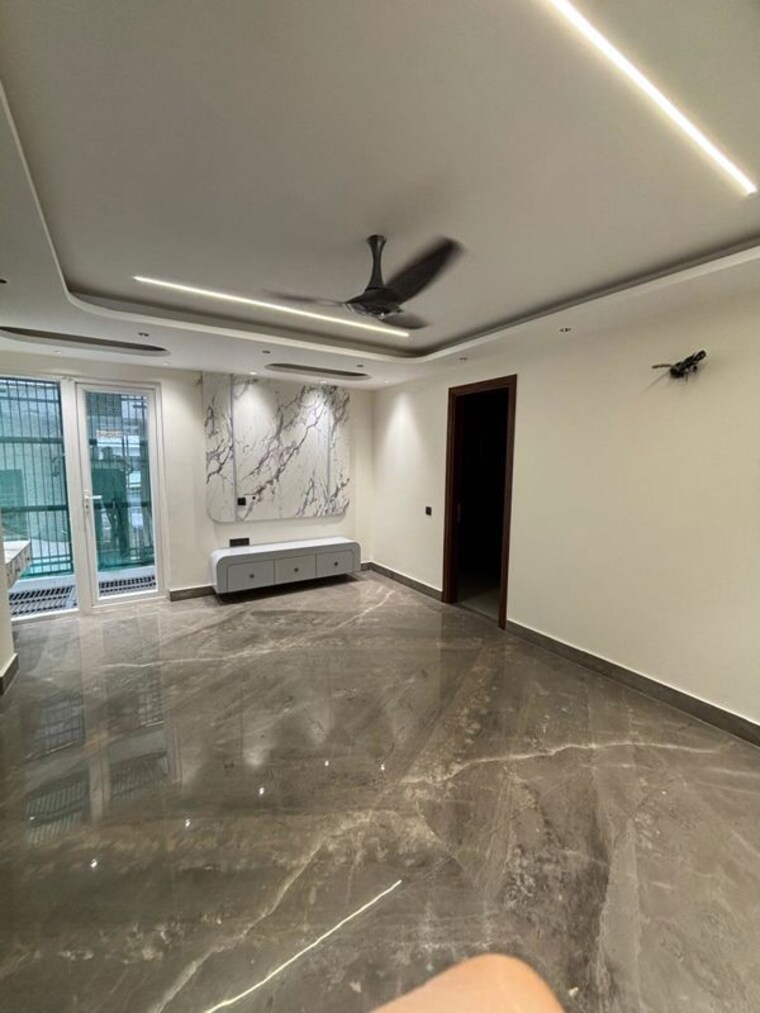 Room, janakpuri 4 Bedroom 3080 Sq.Ft. Builder Floor In Janakpuri Delhi 9925310