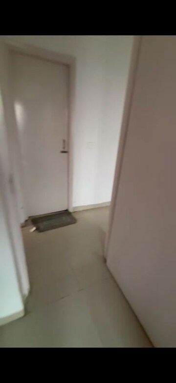 Room in 3 BHK Apartment at Ajnara Le Garden, Sector 16b Greater Noida – for Sale