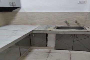 Team Area in 2 BHK Apartment at Malviya Nagar – for Sale