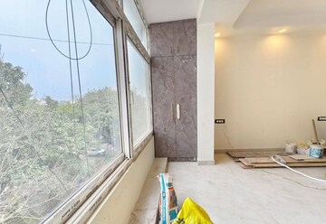 Balcony in 3 BHK Builder Floor at Saket – for Rent