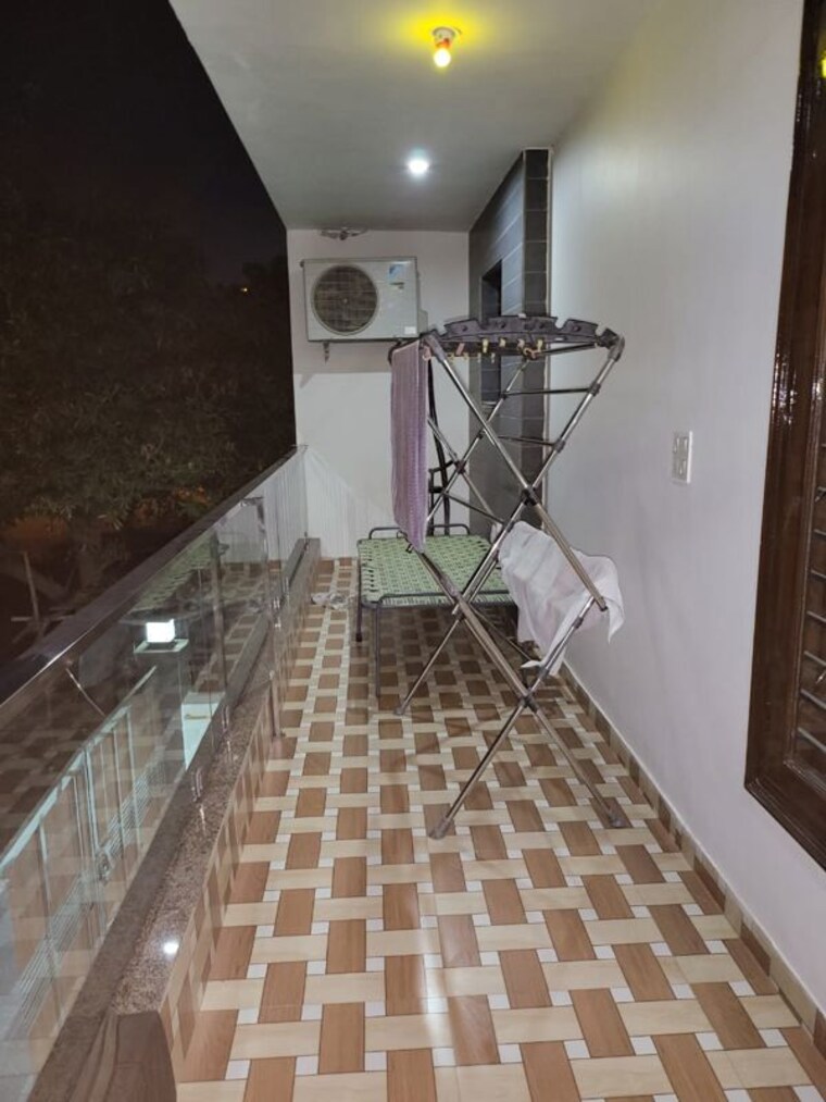 Balcony, sector 85 3 Bedroom 350 Sq.Yd. Builder Floor In Sector 85 Faridabad 9925214