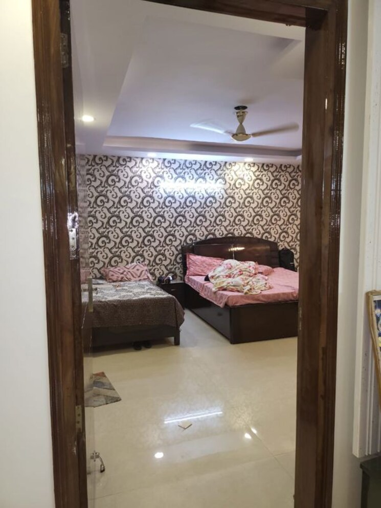 Bedroom, sector 85 3 Bedroom 350 Sq.Yd. Builder Floor In Sector 85 Faridabad 9925214