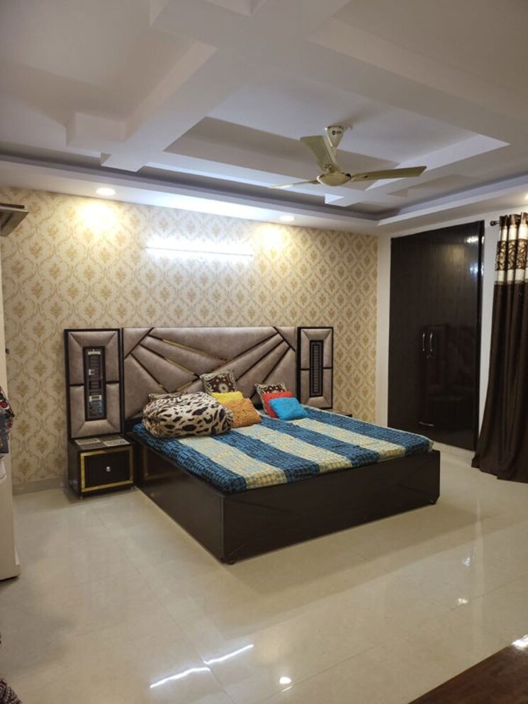Bedroom, sector 85 3 Bedroom 350 Sq.Yd. Builder Floor In Sector 85 Faridabad 9925214