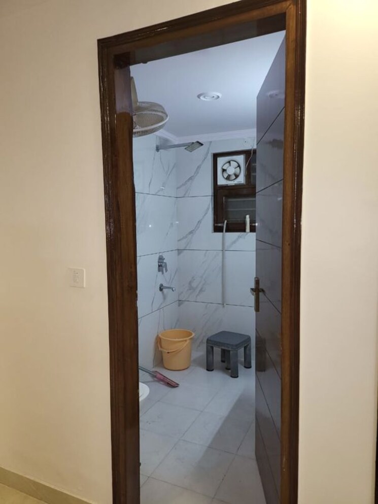 Bathroom, sector 85 3 Bedroom 350 Sq.Yd. Builder Floor In Sector 85 Faridabad 9925214