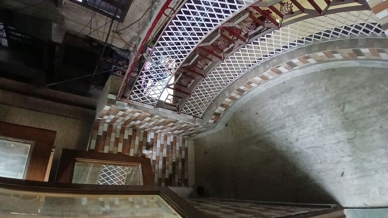 Balcony, jogabai extension 2 Bedroom 450 Sq.Ft. Builder Floor In Jogabai Extension Delhi 9925430