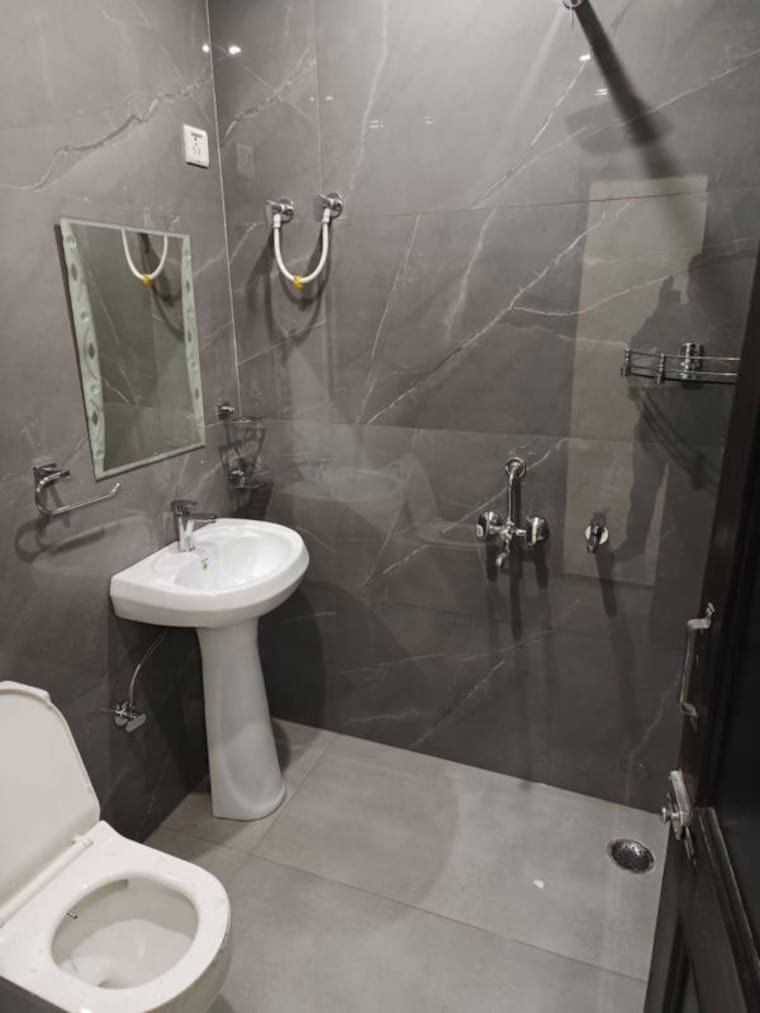 Bathroom, maya-homes 1 Bedroom 656 Sq.Ft. Builder Floor In Indrapuram Ghaziabad 9925372