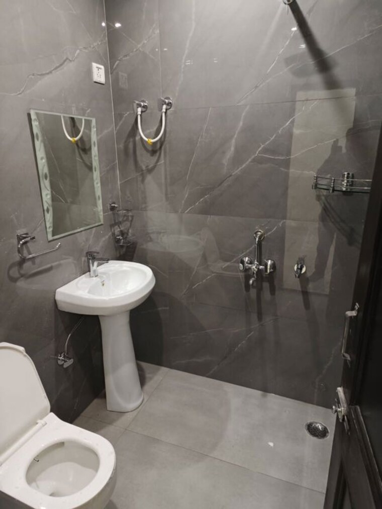 Bathroom, maya-homes 1 Bedroom 689 Sq.Ft. Builder Floor In Indrapuram Ghaziabad 9925419