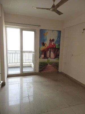 Room in 3 BHK Independent House at Sector 63a – for Rent