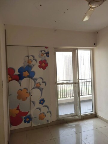 Room in 3 BHK Independent House at Sector 63a – for Rent