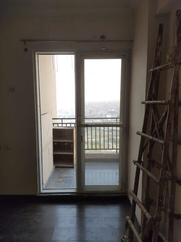 Room in 3 BHK Independent House at Sector 63a – for Rent