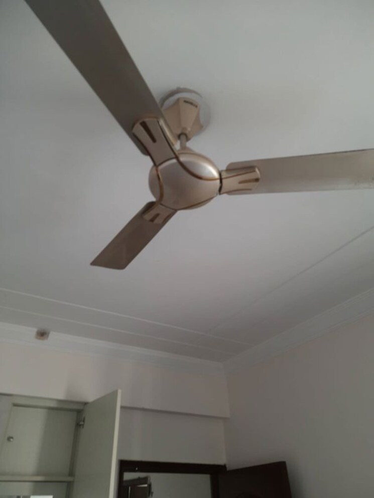 undefined, sector 63a 3 Bedroom 300 Sq.Mt. Independent House In Sector 63a Noida 9925515