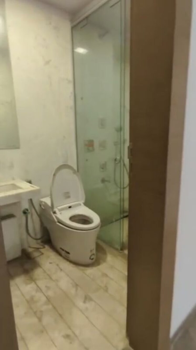 Bathroom, laxmi-raajvilas-malad 3 Bedroom 1200 Sq.Ft. Apartment In Malad West Mumbai 9925525