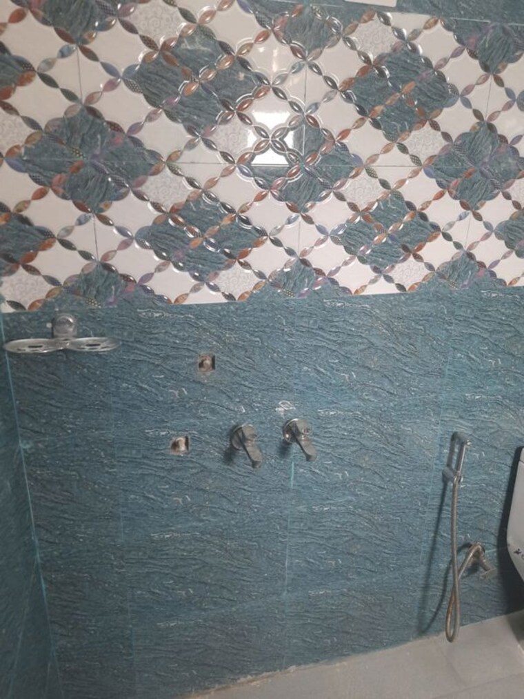 Bathroom, sector 58 Pg For Boys & Girls In Sector 58 9925532