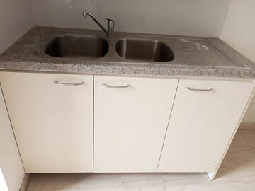 Furnished Amenities in 3 BHK Apartment at DLF Regal Gardens, Sector 90 – for Rent