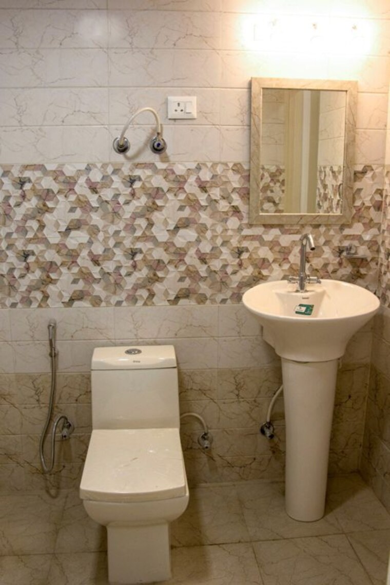Bathroom, migsun-vilaasa 3 Bedroom 1375 Sq.Ft. Apartment In Eta Ii Greater Noida Greater Noida 9925595