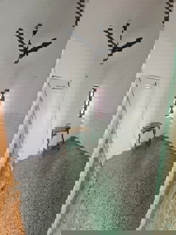 2.5 BHK + Pooja Room Builder Floor For Rent in RWA Apartments Sector 40