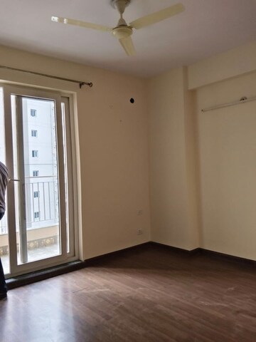 Room in 2 BHK Apartment at Vashisht Heights, Sector 87 – for Rent