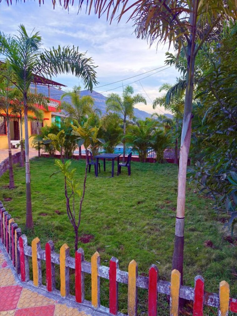 Garden, karjat 4 Bedroom 100000 Sq.Ft. Villa In Karjat Navi Mumbai 9925661