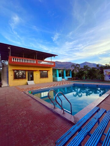 Swimming Pool in 4 BHK Villa at Karjat – for Rent