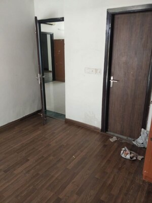 Room in 2 BHK Apartment at Shiv Sai Park Apartments, Sector 87 – for Rent