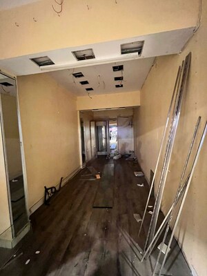 Team Area in  Shop at Lokhandwala Complex – for Rent