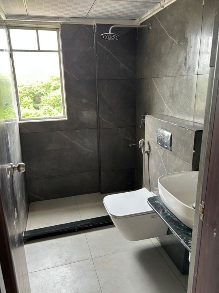 Bathroom, vtp-urban-space 5 Bedroom 2800 Sq.Ft. Apartment In Nibm Road Pune 9926002