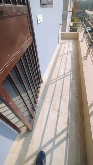 Balcony in 2 BHK Builder Floor at Birla Arika, Sector 31 – for Rent
