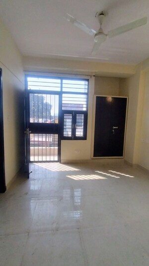 Room in 2 BHK Builder Floor at Birla Arika, Sector 31 – for Rent